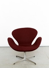 Arne Jacobsen Swan Chair for