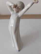 Lladro nao mädchen streckt - mädchen,