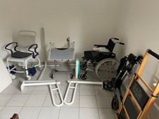 Pflege-Hilfsmittel Paket: Rollstuhl, Rollator, Dusch-/Toilettenstuhl, 2× Griff