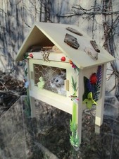 Hase Hasenstall Holz verziert