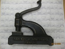 Lochstanze von Zaeckel und