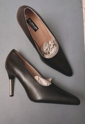 Neue stilettos pumps 38 echt - neue!,