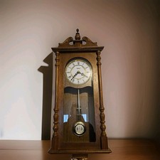 Top Zustand große Wanduhr