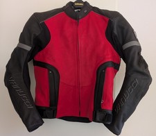 Biete eine Motorrad-Lederjacke