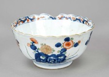 Japan Arita, Edo 18. Jh. – Imari-Schale, Ø 18,9 cm, Kakiemon-Dekor, Randchip