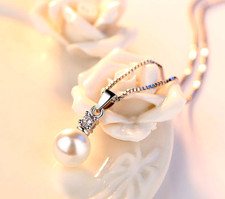 Halskette mit Perlen-