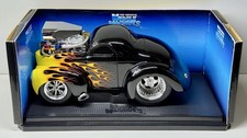 1:18 Muscle Machines 1941 Willys Coupe Dragster Muscle Car Hot Rod Flamed