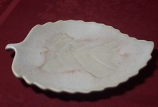 Keramik SET:Untersetzer"Blatt"Handarbeit Ecru+Rustik Kugelkerze hell rot 10 cm  