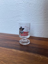 Schnapsglas mit Fuß –