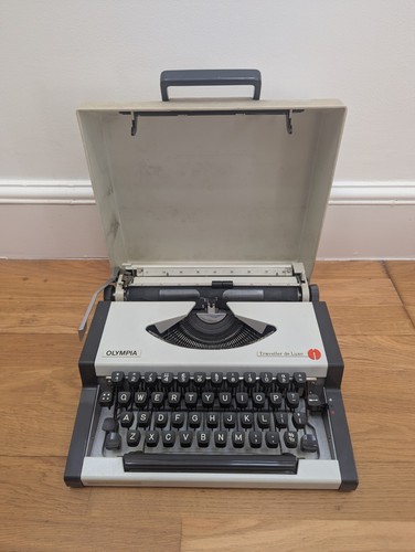 Vintage olympia traveller - olympia, de