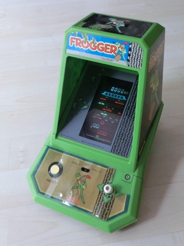 Coleco the official frogger - coleco,