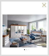 Schlafzimmer-Set mit Bett, Nachttische und Kleiderschrank in weiß aus Holz