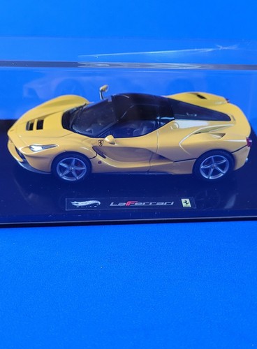 Ferrari hot - **la,