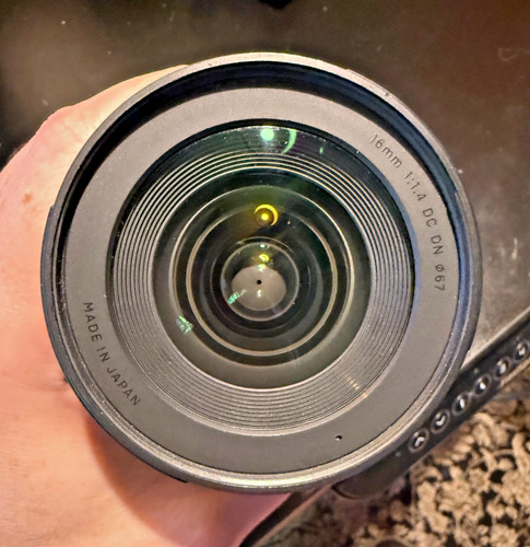 Sigma 16mm dc - f1.4,