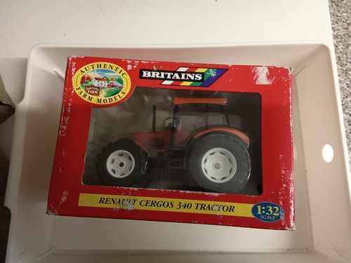 Britains traktor renault - 1:32,