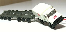 Lkw mit hänger beleuchtet - mit,