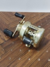 Shimano 01 CALCUTTA CONQUEST 101 Left Baitcastrolle