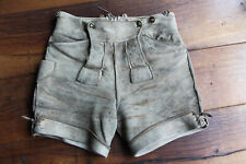 Schöne sehr alte kurze Hirschlederhose in H 48 mit einigen kleinen Defekten !