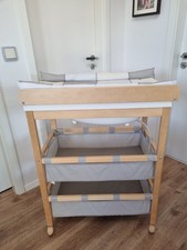 Wickeltisch mit Badewanne