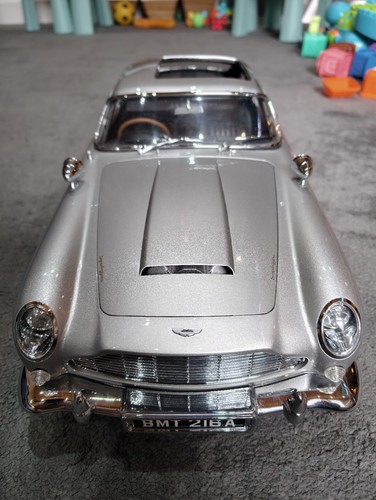 Eaglemoss james bond - james,