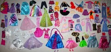 Riesen Barbie Kleidung Sammlung über 80 Teile Zubehör Kleider Set Hund Schuhe