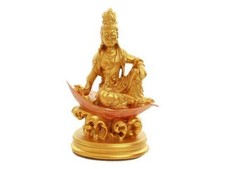 Feng Shui Göttin Guanyin Kwan Yin in Lotusblatt Goldfarben