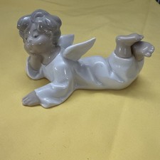 Männliche Engelsfigur, Liegend, von Lladró, Keramik