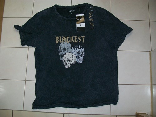 Identic shirt into the - ,