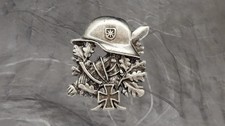 Pin Stahlhelm Eisernes Kreuz EK Eichenlaub - 2,7 x 3,2 cm