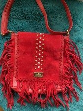 Rote Fransentasche Mit Nieten
