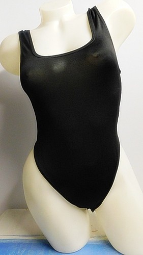 String body xs schwarz - string,