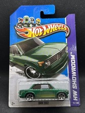 Hot Wheels BMW 2002 Showroom