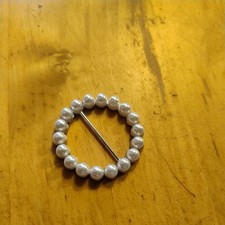 Tuchhalter Silberfarben, rund, mit Mit künstlichen Perlen Besetzt