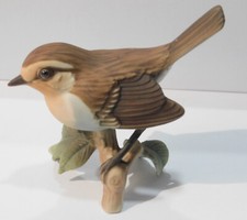 Porzellanfigur Rotkehlchen auf