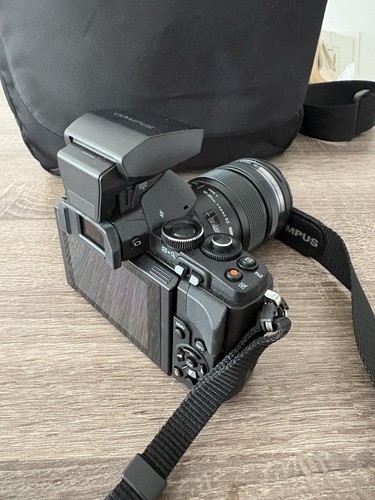 Olympus mark i body - om-d,