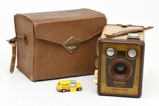 Kodak Brownie Six-20 Mod. F mit Blitzkontakten, 1955-57, film 620, m. Tasche (2)