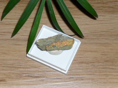 Realgar auripigment stufe - realgar,