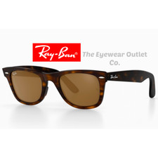 Store Display Rayban Wayfarer