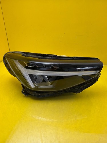 Volvo xc40 facelift - full, led