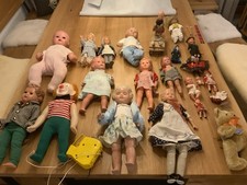 Konvolut von alten Puppen