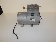 THOMAS Industries Modell 807CE75 Kompressor / Vakuum Pumpe (DZH46)