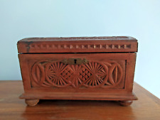 Vintage Holz Schatzkiste Schmuck Schatulle geschnitzt Runddeckel Minitruhe