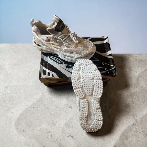 Off white right back - be,