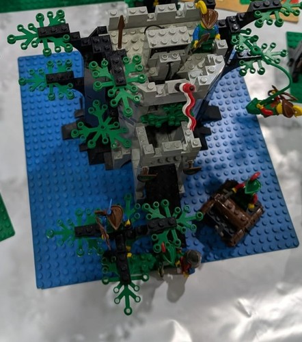 Lego castle 6077 forestmen - lego, forestmen's