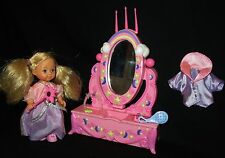 Simba Puppe Hasbro ZAUBERSPIEGEL Möbel Kommode Tisch Prinzessin Ballkleid Shelly