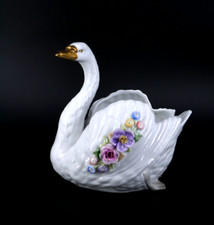 Schwan Figur Blumen Tisch