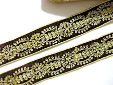 Samt-Borte mit Pailletten