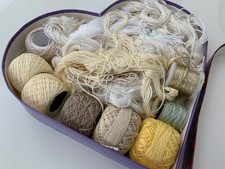 Hardanger Garn, Konvolut, beige, weiß, gold, grün etc. prima Zustand