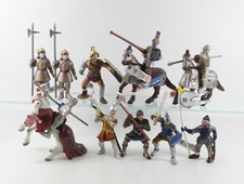 Mittelalter == 13 Soldaten Ritter Pferde Turnierkampf Figuren Bully Bullyland #3