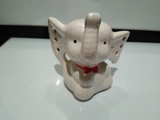 Ohrringhalter (kleiner Elefant) für 3 Paar Ohrringe, aus weißem Keramik